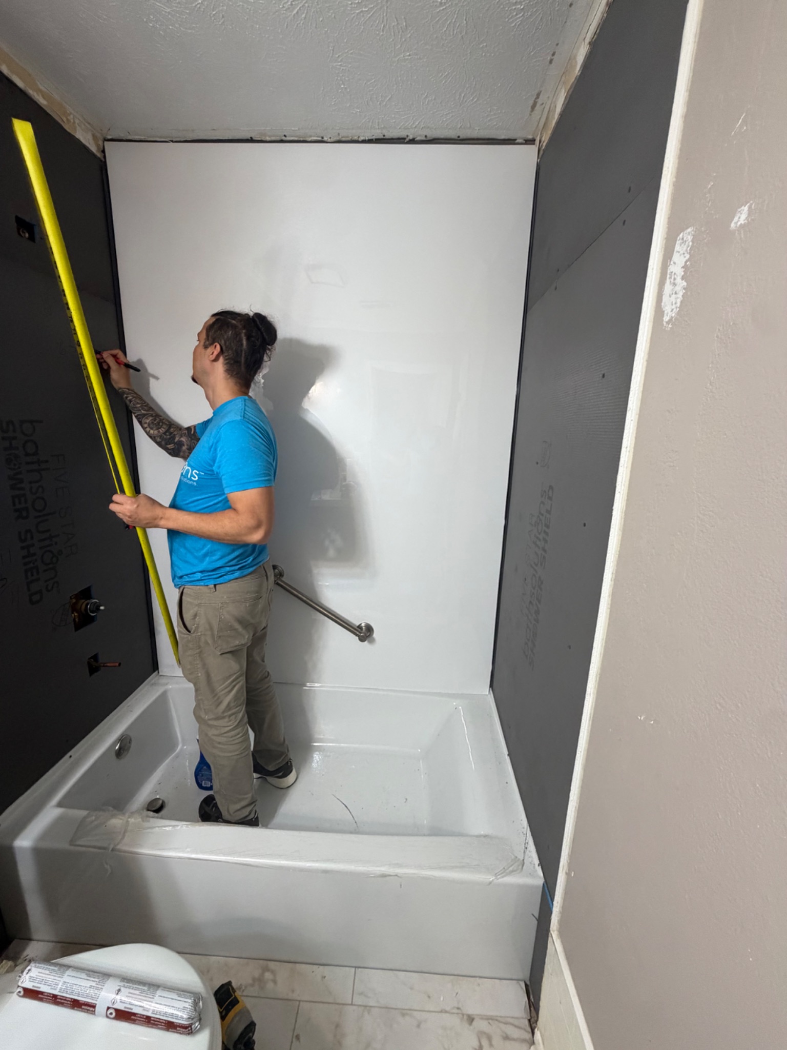 Bathroom remodel in Riverdale, Georgia: before (3)