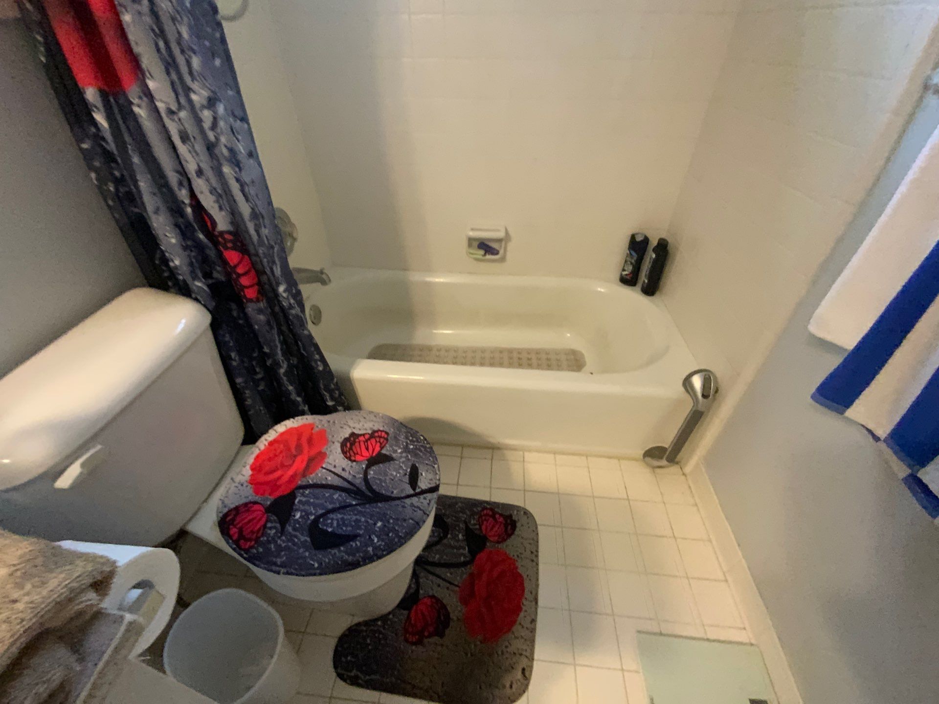 Bathroom remodel in Conyers, Georgia: before