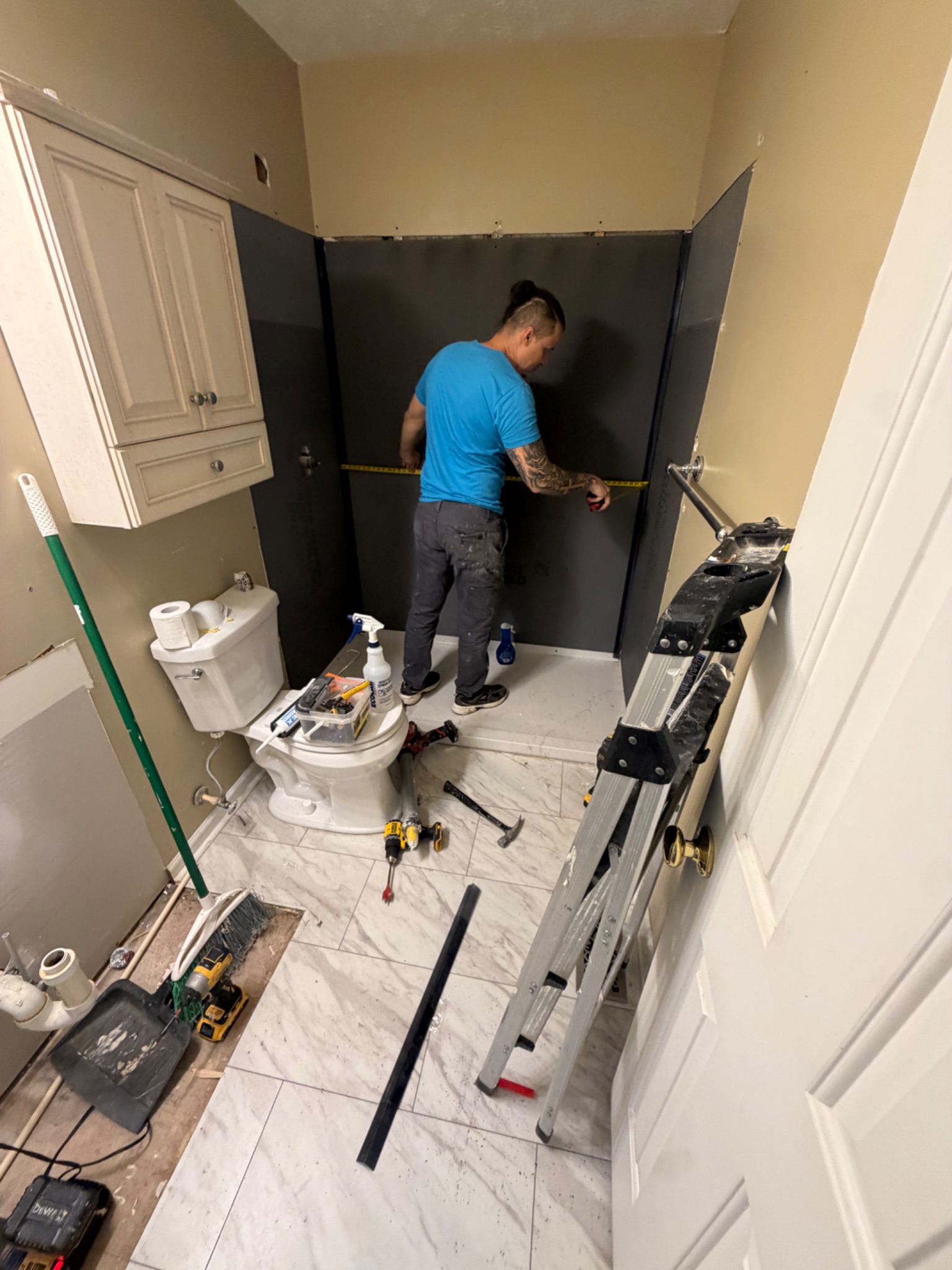 Bathroom remodel in Cleveland, Georgia: before (3)
