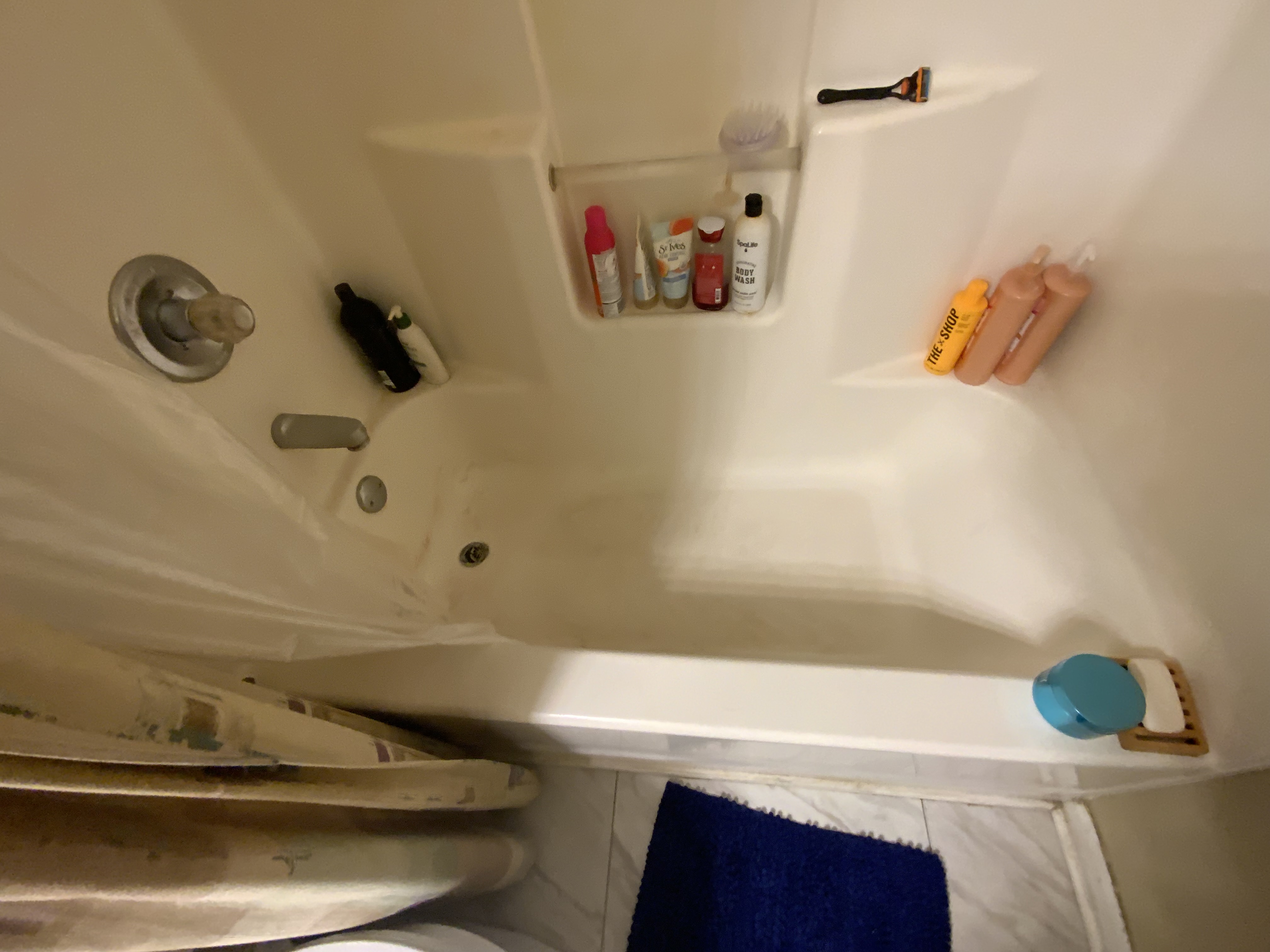 Bathroom remodel in Cleveland, Georgia: before (2)